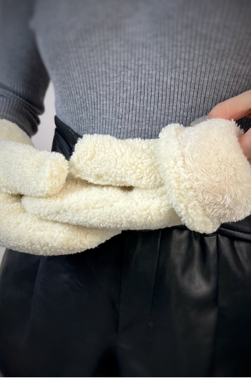 Варежки женские
