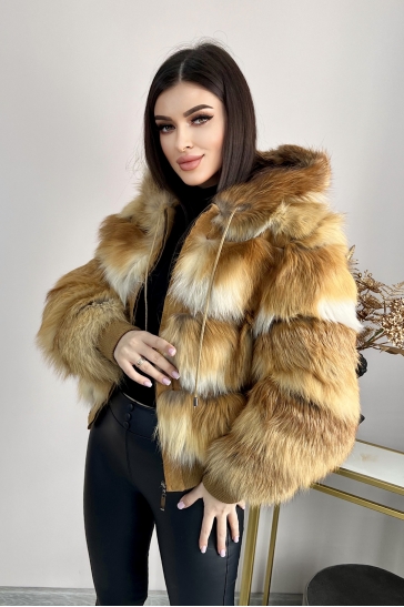 Шуба из лисы с капюшоном